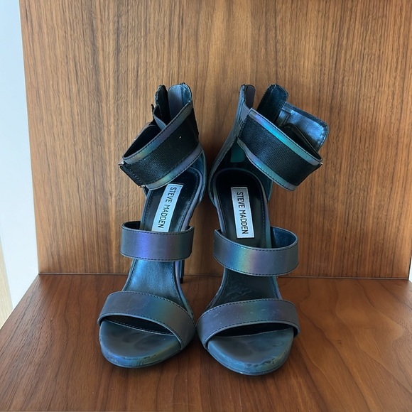 Steve Madden Felice Reflective Heel - Picture 3 of 5